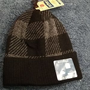 Nwt ! Urban pipeline reversible hat